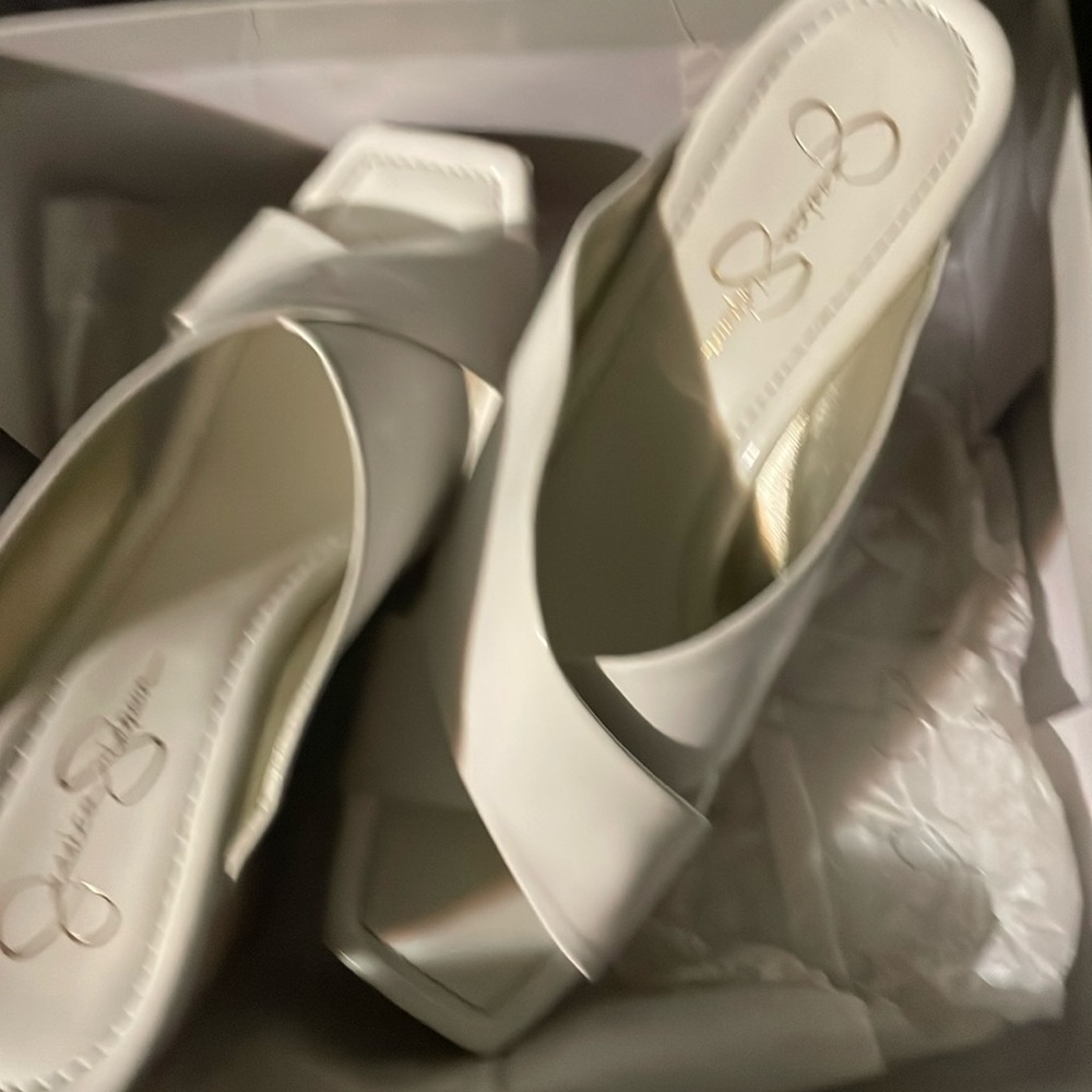 Ladies shoes